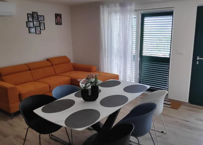 Apartment Perina Hiza *
