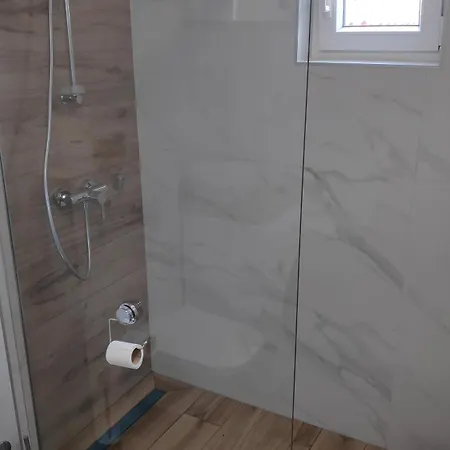 Perina Hiza Lägenhet